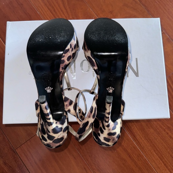 Shoes - Picture 6 of 7